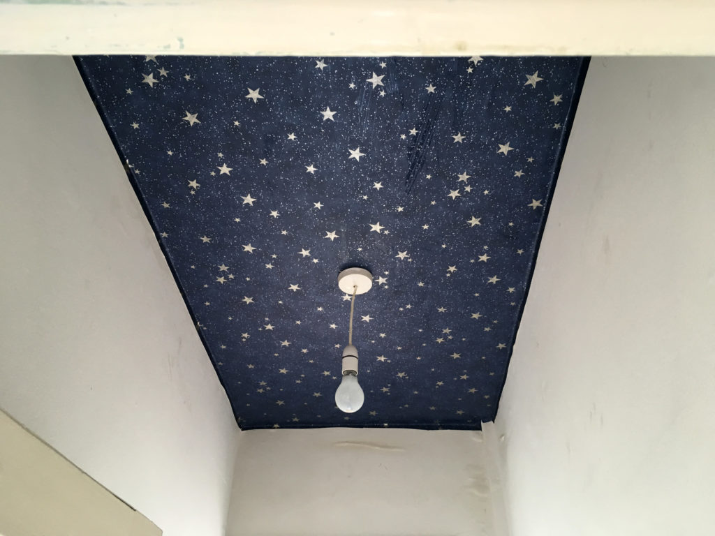 Downstairs loo ceiling papering completed