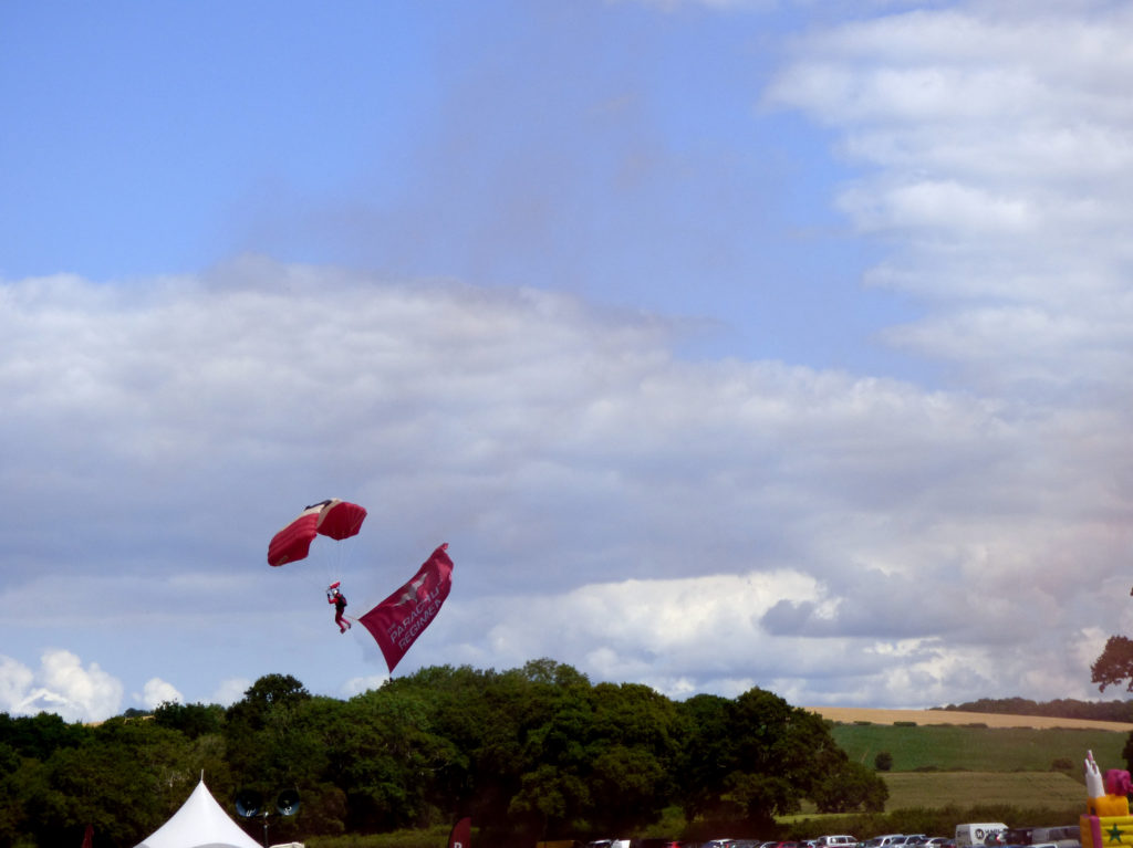 Totnes Show 2019. The Red Devils landing.