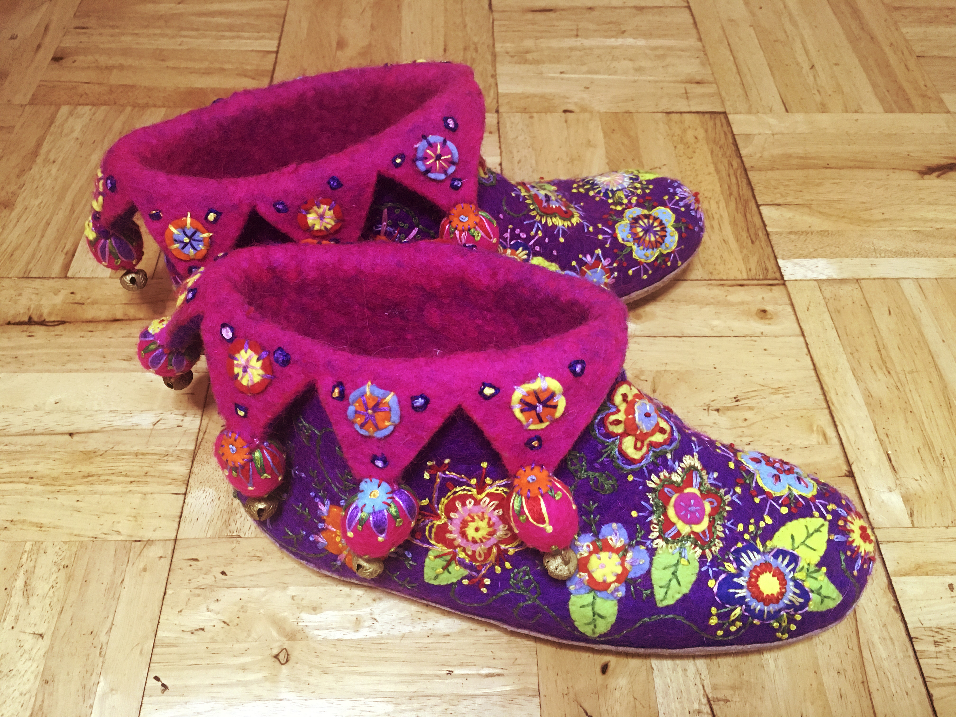 Read more about the article Embroidered Felt Slippers – Completed Project