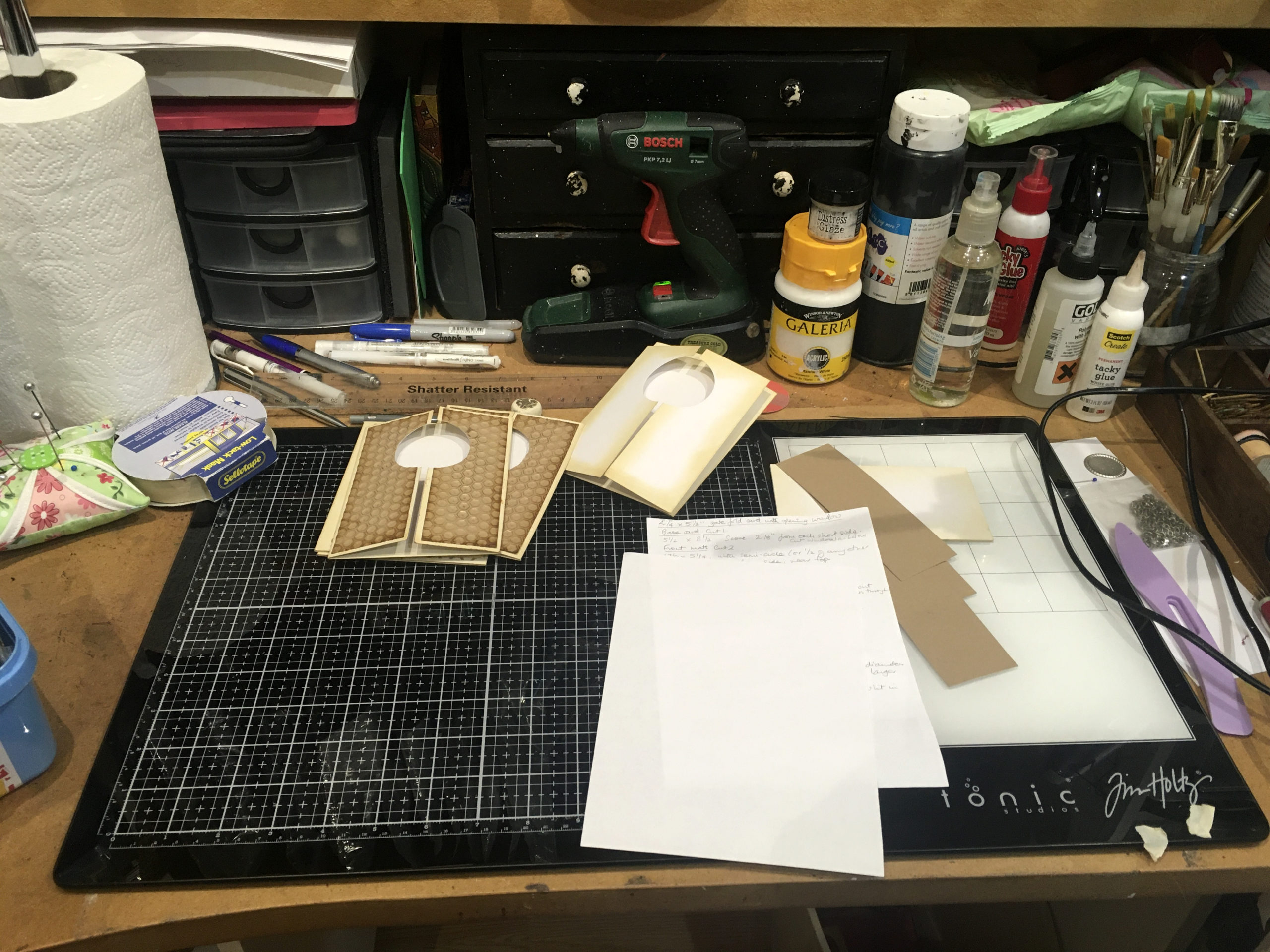 Read more about the article WOYWW 551 Crafting Again, and Some More Celtic Zentangle