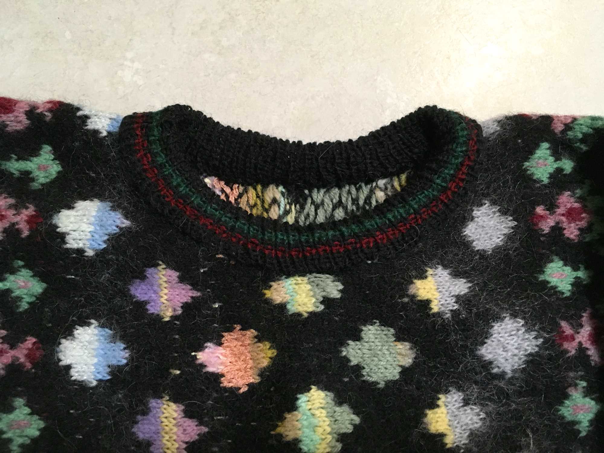 Read more about the article WOYWW 575 – More Knitting and Knives, Kitties but no Karnage this week (thank goodness!)