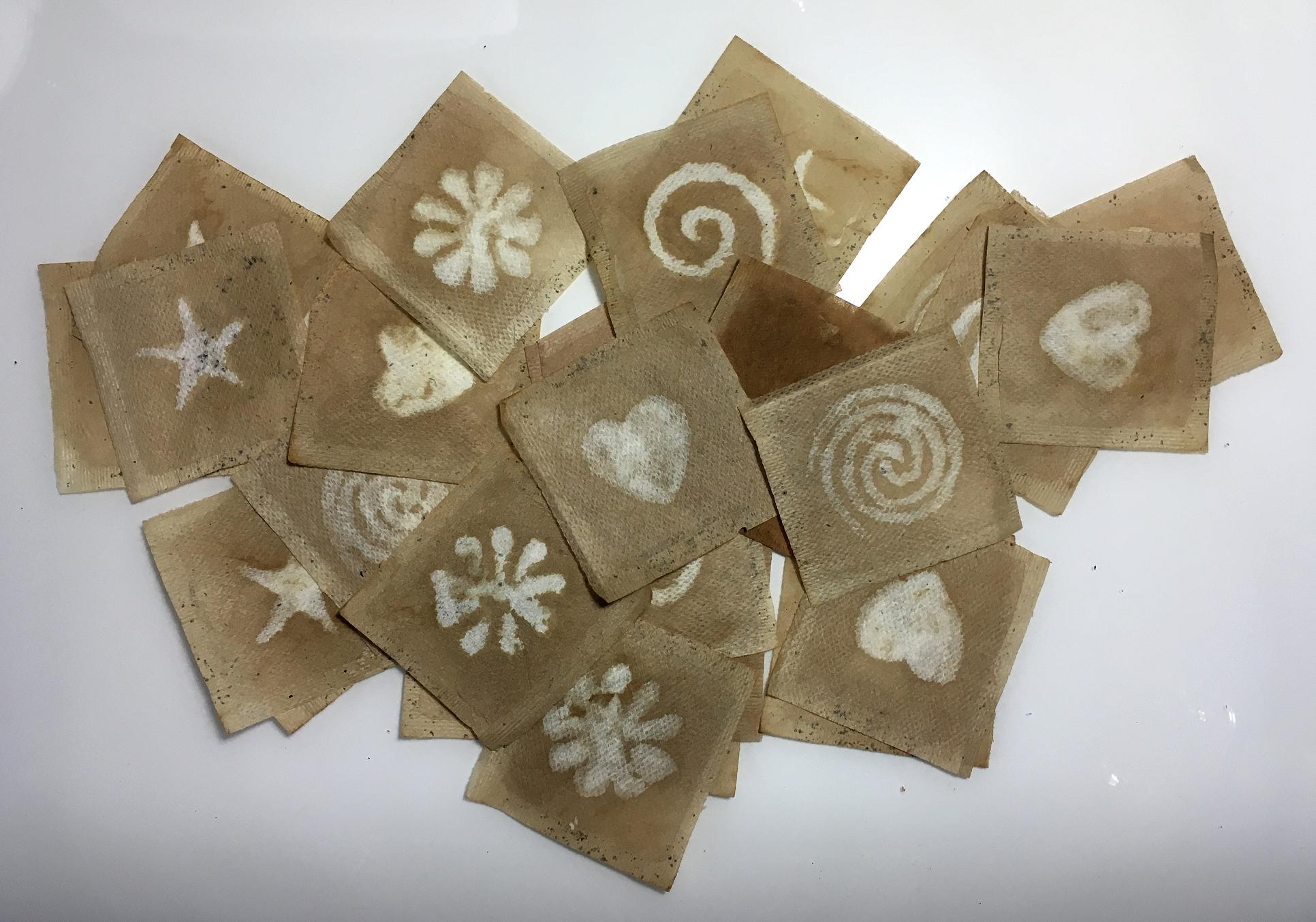 Read more about the article New Highlighting Technique, Mixed Media Experiments, Floral Fest and Teabag Doodles
