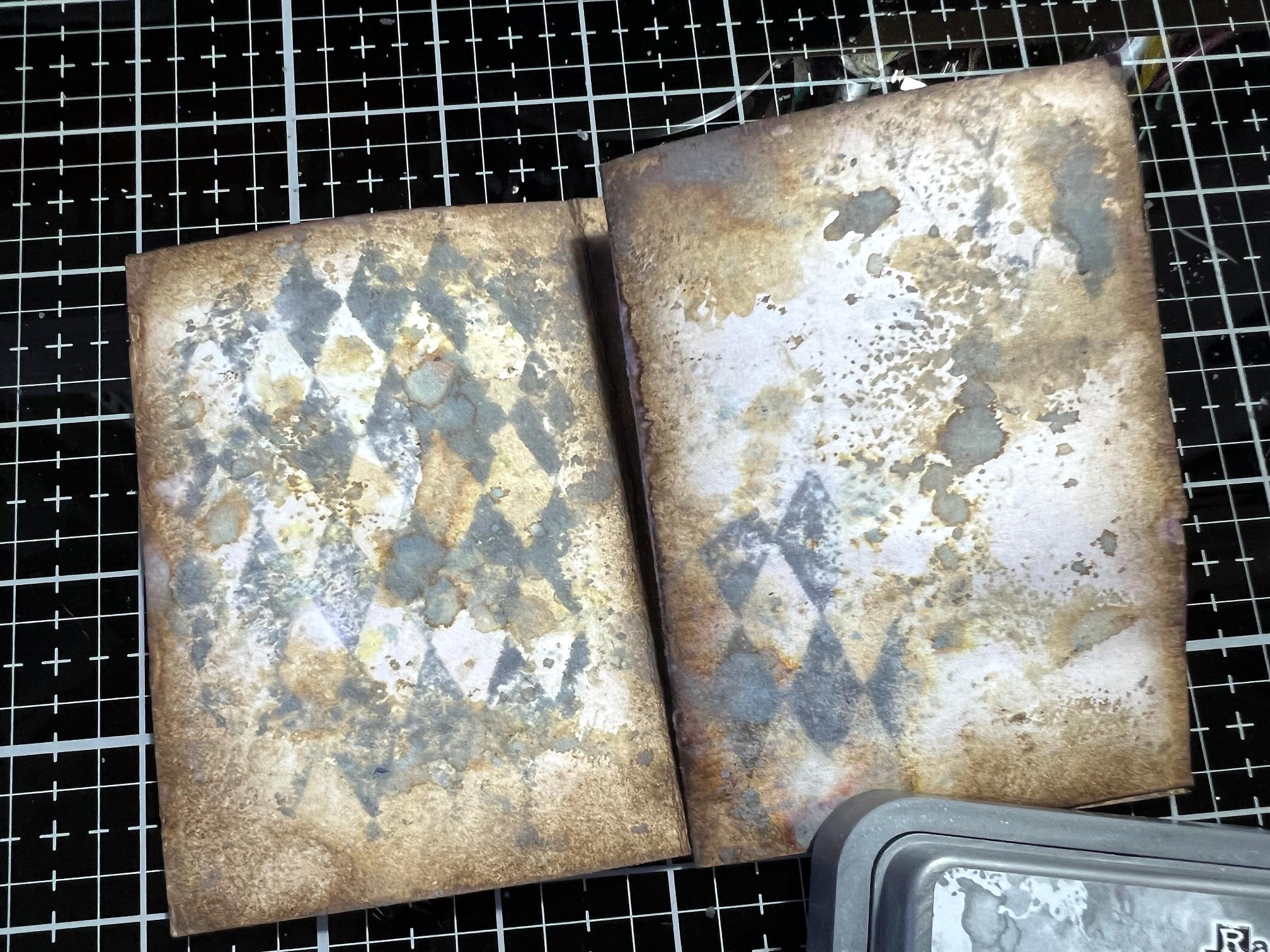 Read more about the article Ruining a Perfectly Good Ruler, Fun with Spray Inks, More on my Teabag Mini-Albums