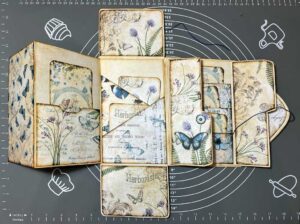 Read more about the article Vintage Butterfly Mini-Folio, and a Little Bonus