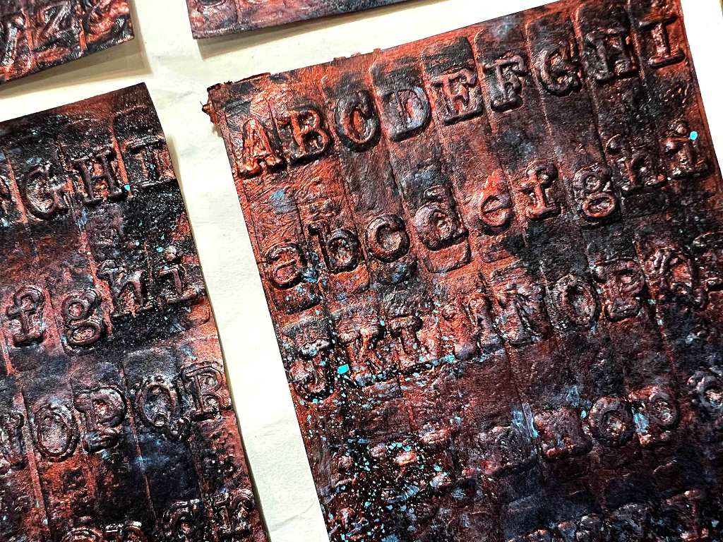 Read more about the article Faux Vintage Copper Effect with Acrylics